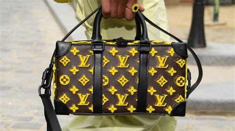 how much cheaper are louis vuitton bags in paris|why is louis vuitton expensive.